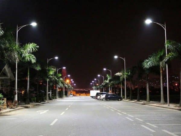 TÌM HIỂU VỀ TRỤ ĐÈN MÀ KẼM