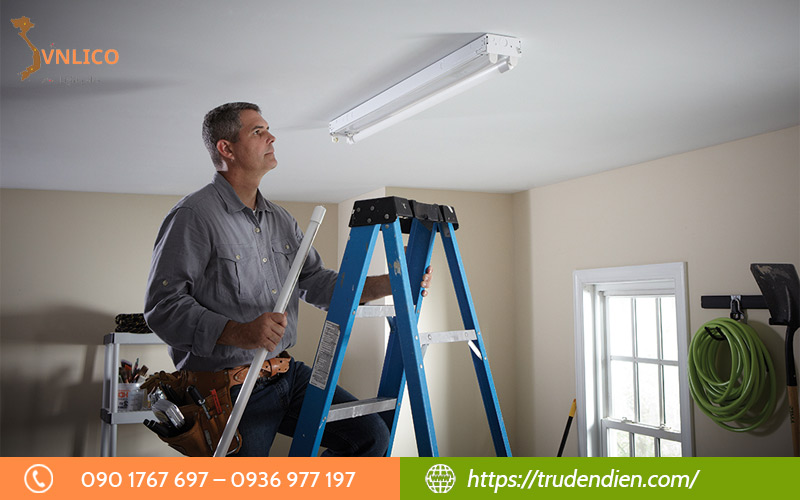 huong-dan-cach-thay-bong-den-tuyp-led-don-gian-tai-nha