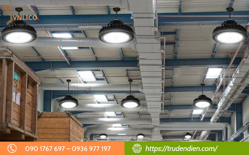 den-led-highbay-den-nha-xuong-treo-tran