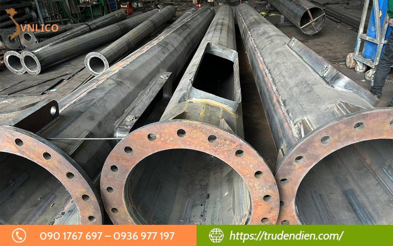 vnlico-don-vi-cung-cap-va-san-xuat-tru-den-nang-ha-30m-uy-tin